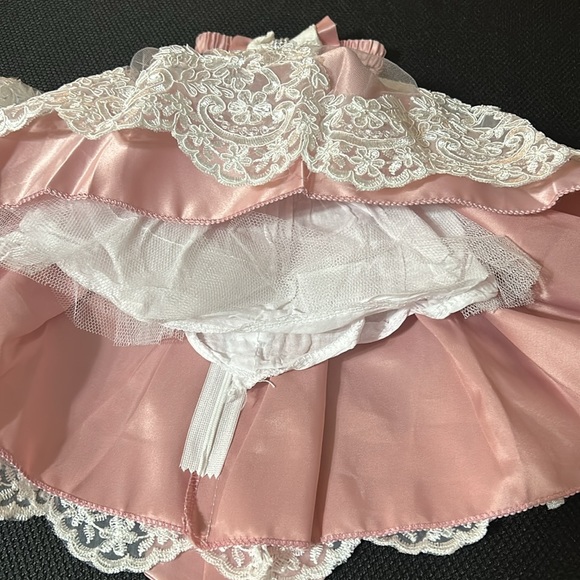 Beautiful pink gown with white lace - Picture 4 of 6